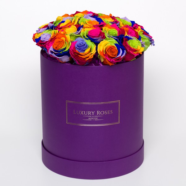 Букет 25 радужных роз в шляпной коробке