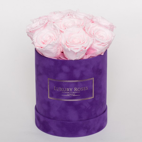 Букет 11 нежно-розовых роз в бархатной коробочке