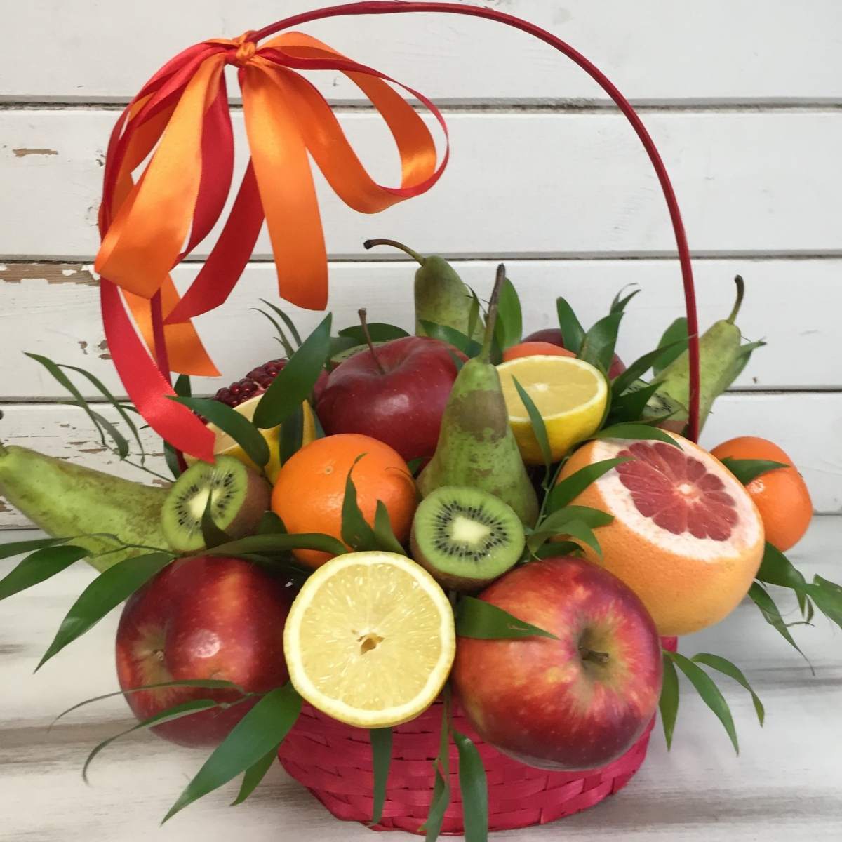Корзина с фруктами "Сочная"